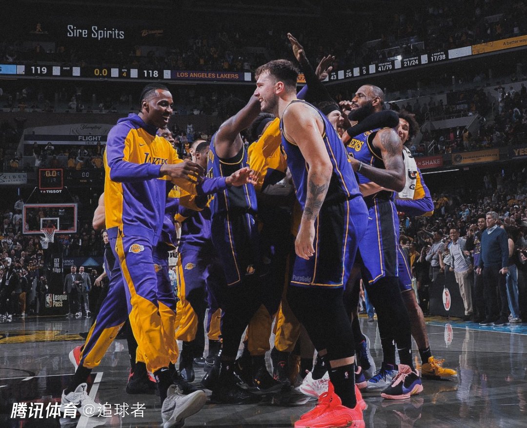 关于赛地聚焦——国王杯今夜热度飙升,底特律活塞绝杀压哨,气氛紧张,球队文化再被提及的信息 关于赛地聚焦——国王杯今夜热度飙升,底特律活塞绝杀压哨,气氛紧张,球队文化再被提及的信息